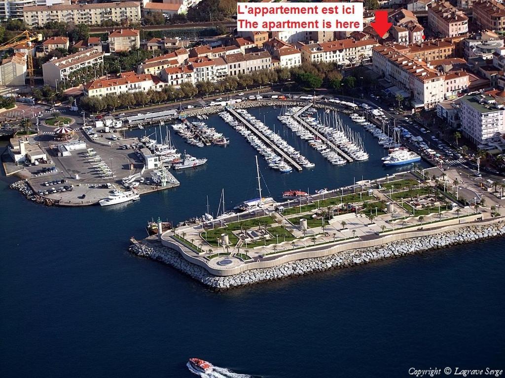 APPARTEMENT 2 NEUF sur le port à coté de la plage Saint-Raphaël Extérieur photo